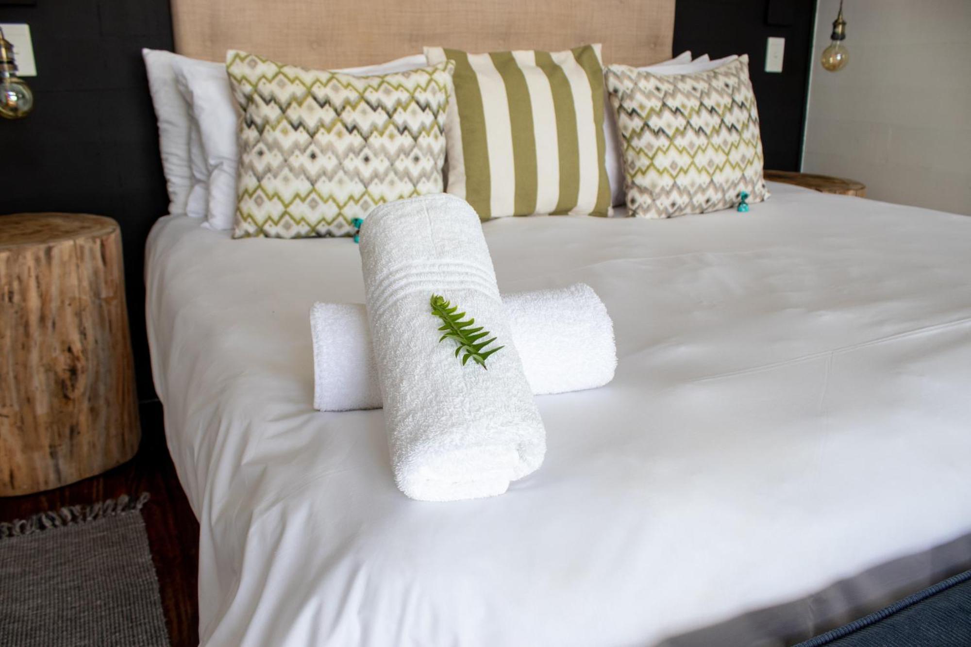 มิสตี้ เมาน์เท็น รีเสิร์ฟ Hotel สตอร์มริเวอร์ ภายนอก รูปภาพ
